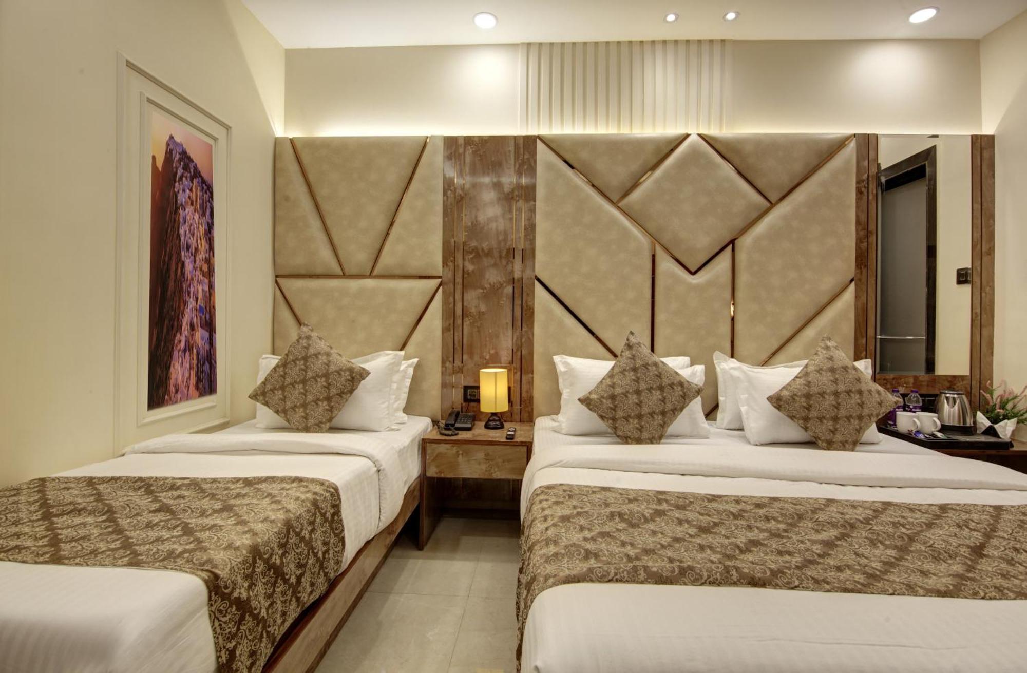 Bless Inn - Near Connaught Place Nowe Delhi Zewnętrze zdjęcie