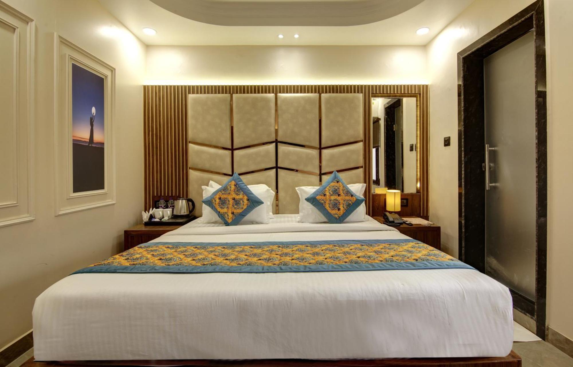 Bless Inn - Near Connaught Place Nowe Delhi Zewnętrze zdjęcie